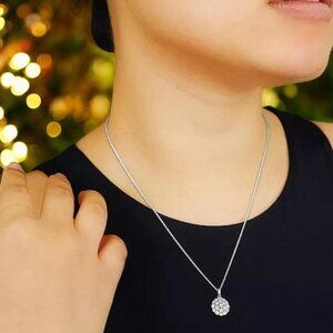 Gorgeous Diamond Cluster 18” Pendant Necklace (1/10 ct. t.w.) in Sterling Silver